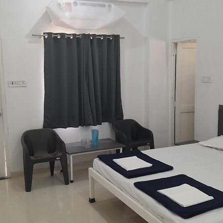 Hotel Gulati Suites Washim Kültér fotó