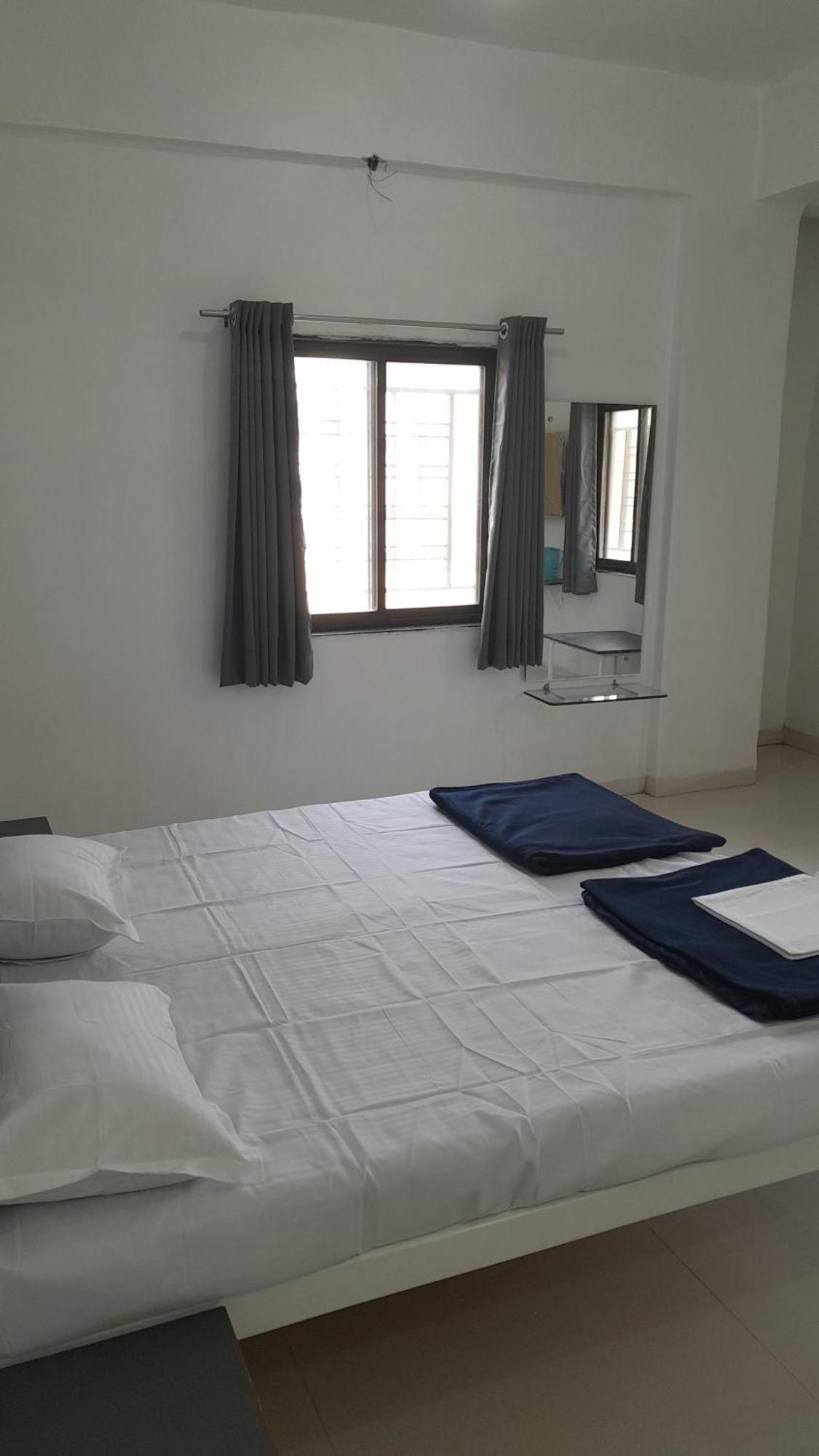 Hotel Gulati Suites Washim Kültér fotó